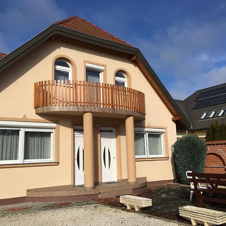 Gitta Apartman Bük Buitenkant foto