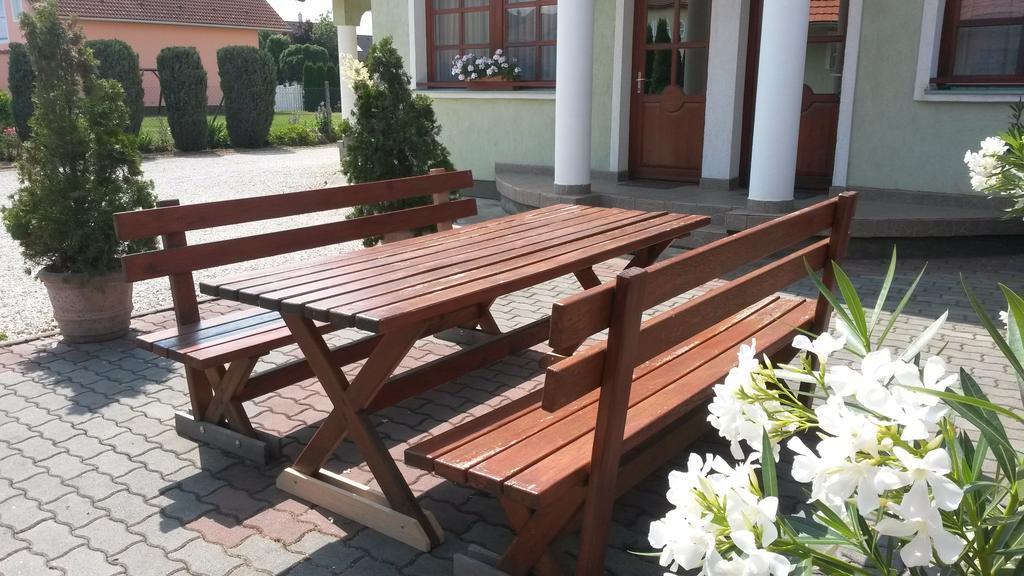 Gitta Apartman Bük Buitenkant foto
