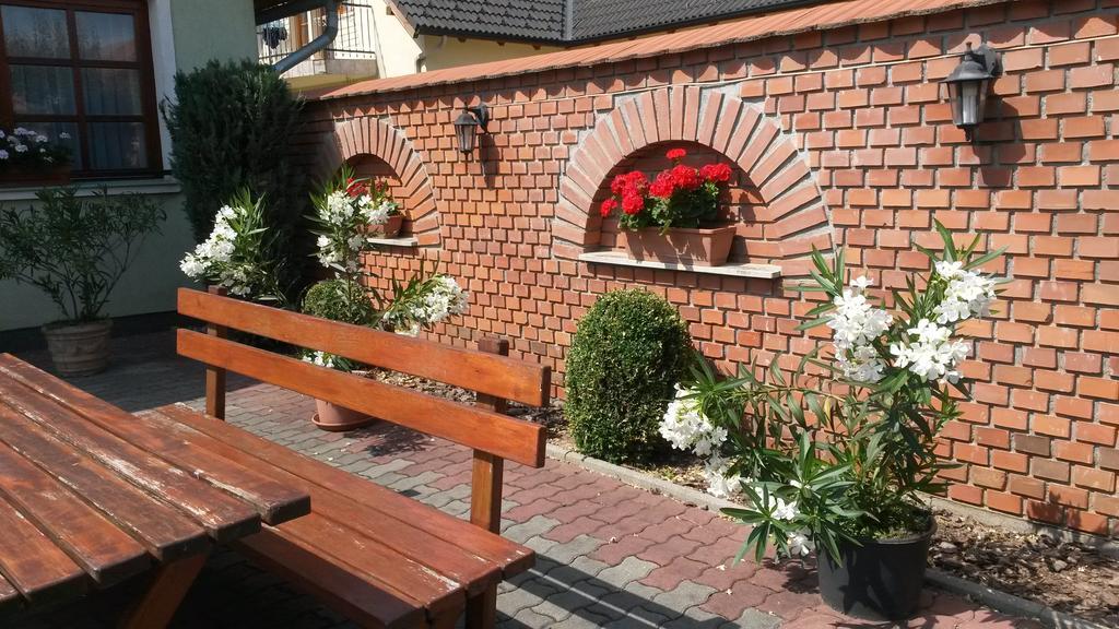 Gitta Apartman Bük Buitenkant foto
