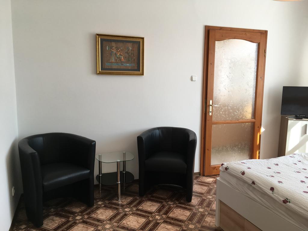 Gitta Apartman Bük Buitenkant foto